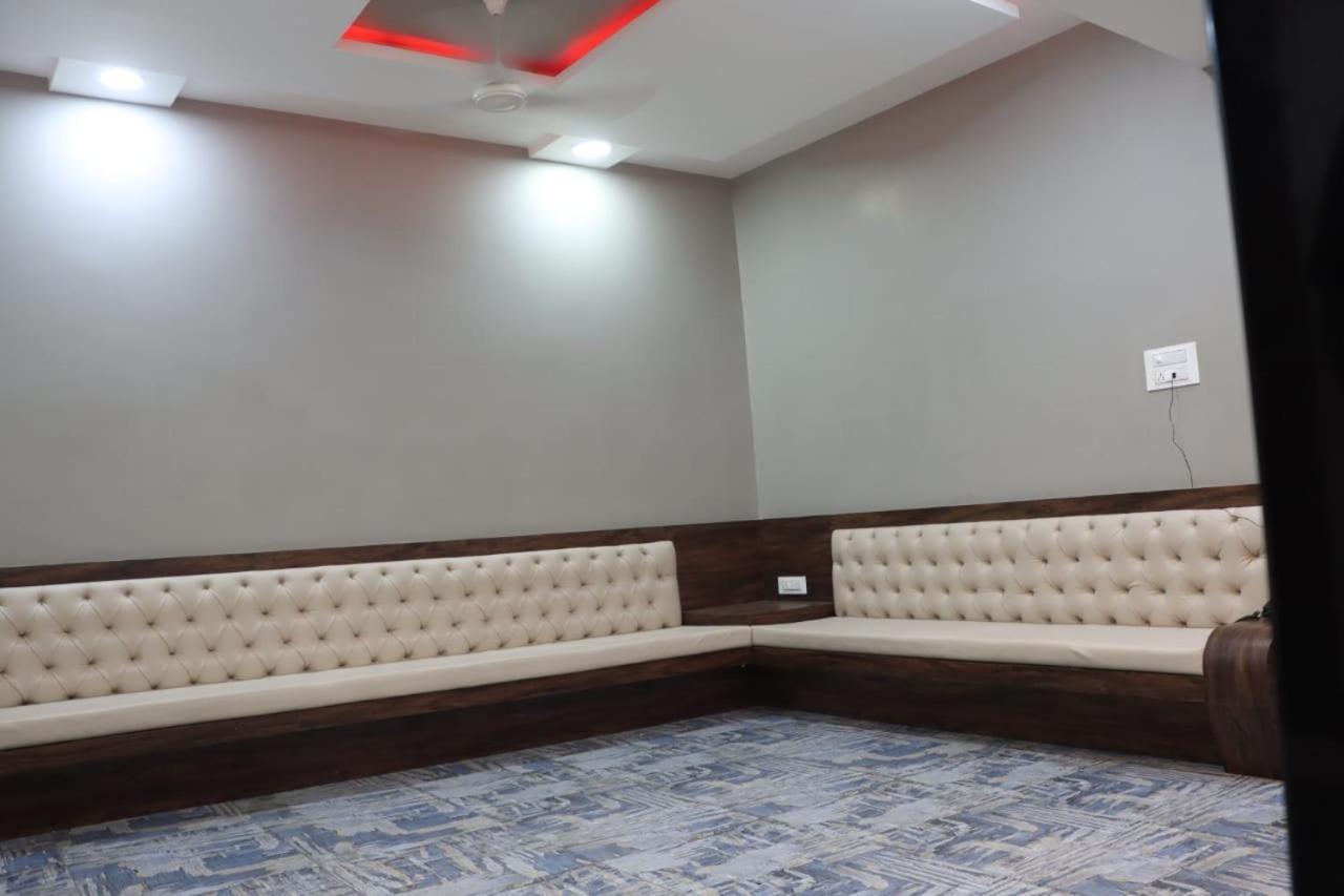 Pawan Executive Tuljapur エクステリア 写真
