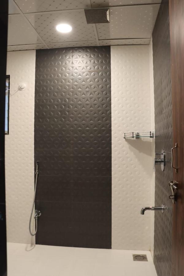 Pawan Executive Tuljapur エクステリア 写真