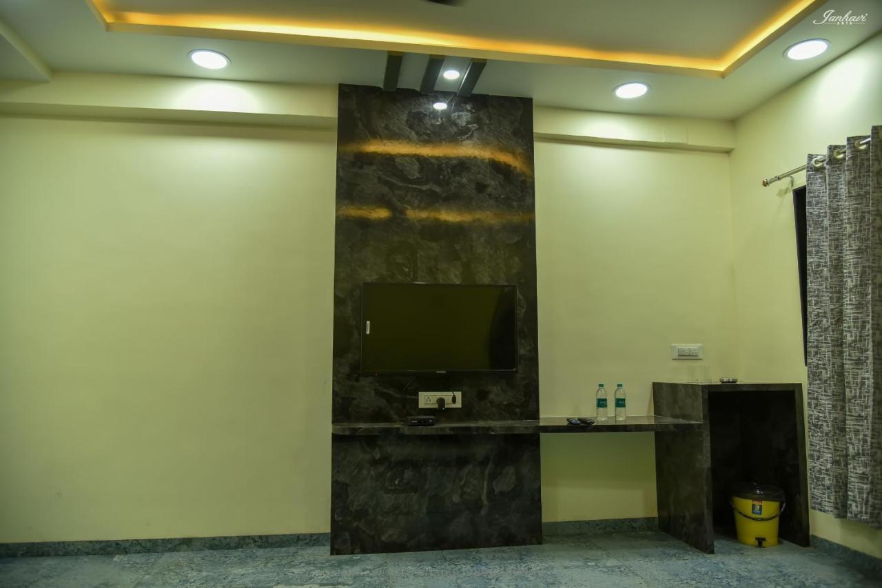 Pawan Executive Tuljapur エクステリア 写真